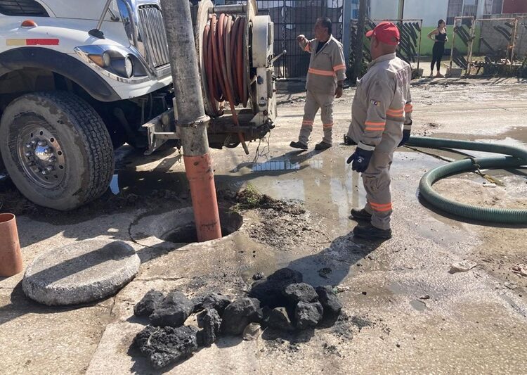 Mejoran funcionamiento de la red de drenaje en sectores Guadalupe Cervantes y Santa Elena