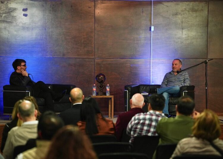 Neolaredense nominado al Óscar presente su primer libro