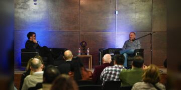 Neolaredense nominado al Óscar presente su primer libro