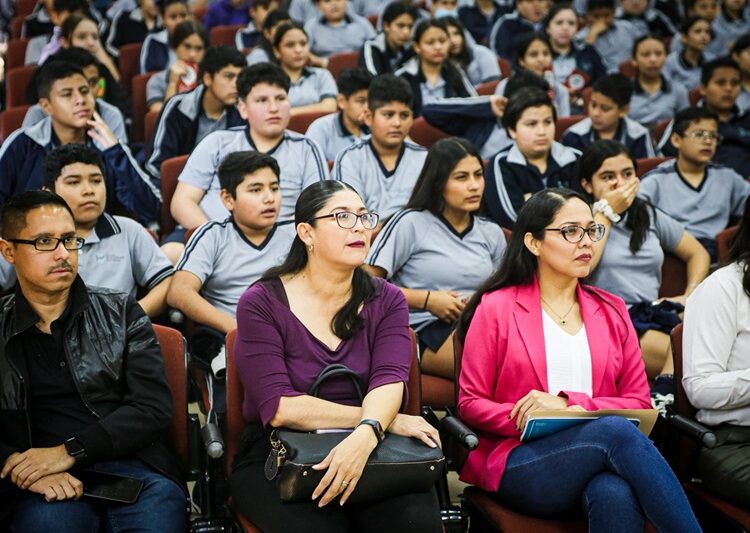 Promueve INJUVE charla “Amor Es Sin Violencia”