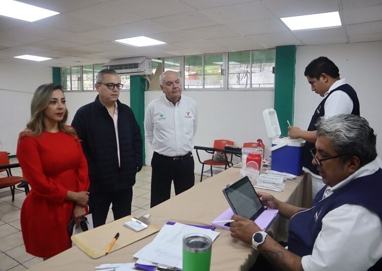 Protege CONALEP a estudiantes y familias con jornada de vacunación en Victoria