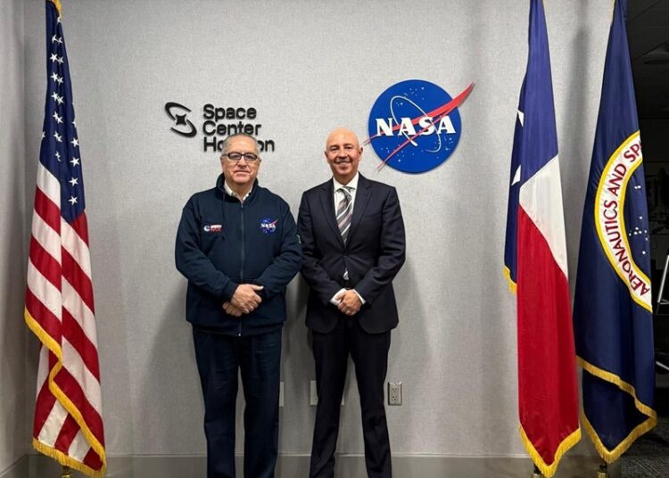 Proyectan docentes a Tamaulipas en conferencia mundial organizada por la NASA