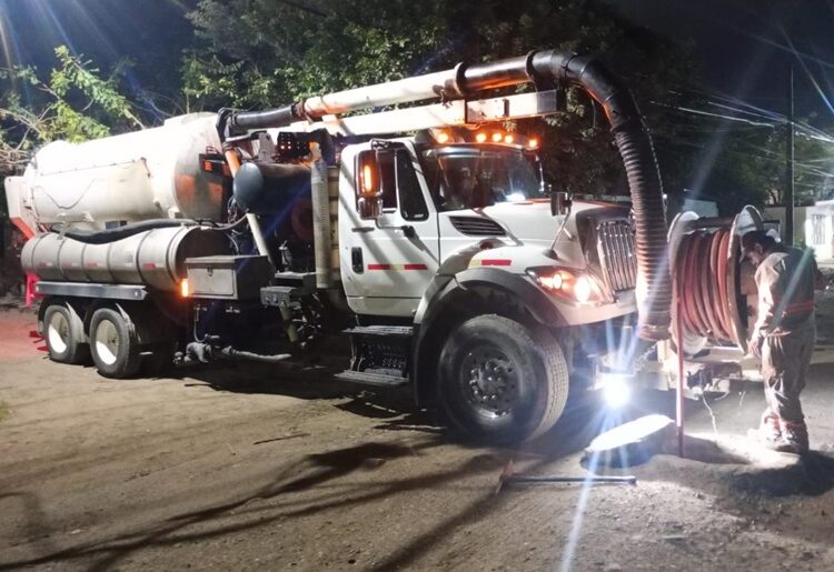 Realiza COMAPA Altamira trabajos de mantenimiento en líneas de drenaje