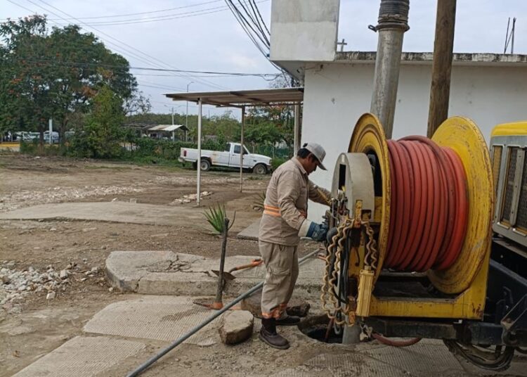 Realiza COMAPA Altamira trabajos de mantenimiento en líneas de drenaje