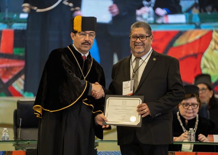 Reconoce la UAT a universitarios por su excelencia y humanismo