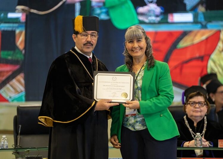 Reconoce la UAT a universitarios por su excelencia y humanismo