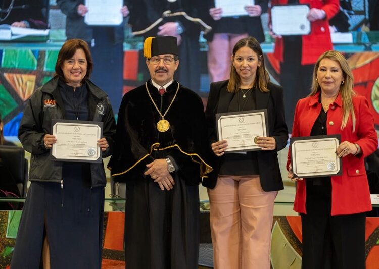 Reconoce la UAT a universitarios por su excelencia y humanismo