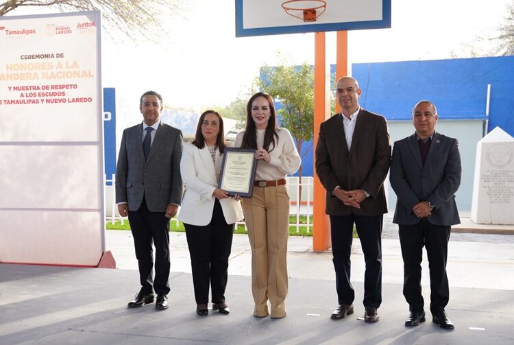 Reconocen a Carmen Lilia como ‘Miembro Honorífico’ de la Facultad de Enfermería