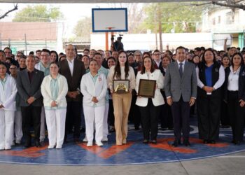 Reconocen a Carmen Lilia como ‘Miembro Honorífico’ de la Facultad de Enfermería