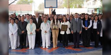 Reconocen a Carmen Lilia como ‘Miembro Honorífico’ de la Facultad de Enfermería