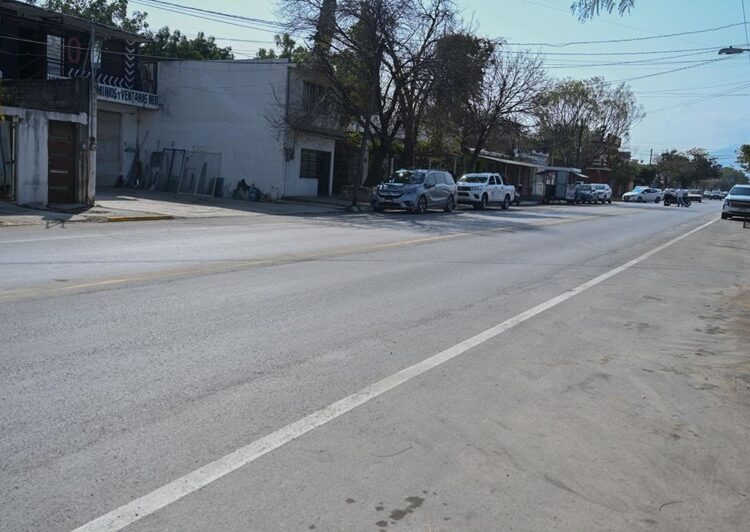 Rehabilitan pavimentación de la calle 27 Lauro Rendón
