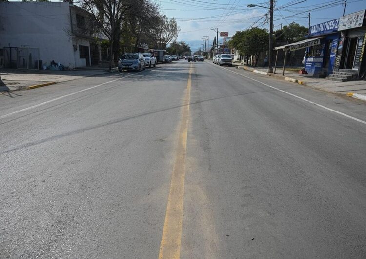 Rehabilitan pavimentación de la calle 27 Lauro Rendón