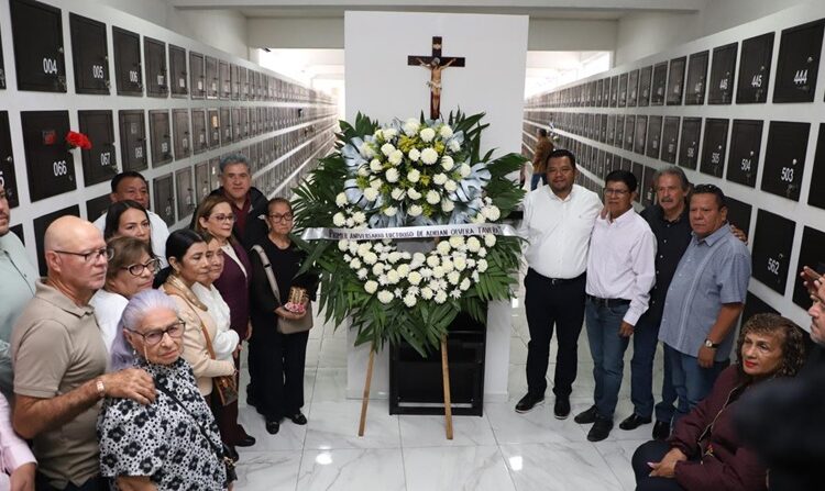 Rinden sentido homenaje a Adrián Olvera Tavera