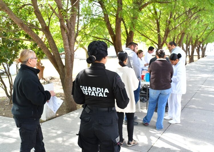 SSPT e ISSSTE realizan campaña de vacunación en Complejo Estatal de Seguridad Pública