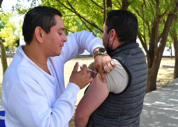 SSPT e ISSSTE realizan campaña de vacunación en Complejo Estatal de Seguridad Pública