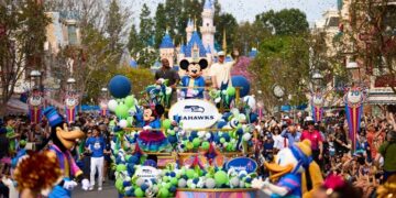 Seattle Seahawks celebraron victoria del Super Bowl LX en Disneyland