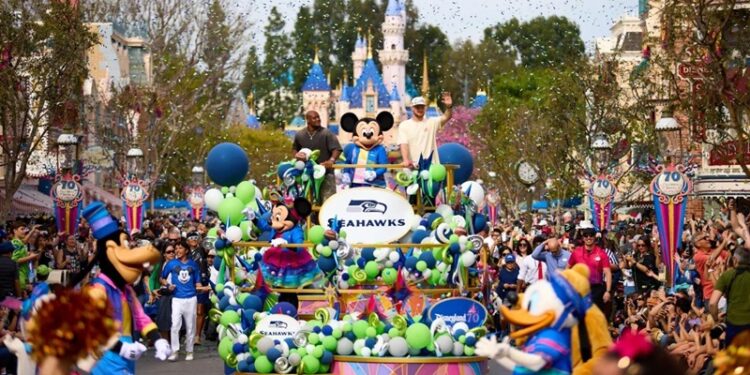 Seattle Seahawks celebraron victoria del Super Bowl LX en Disneyland