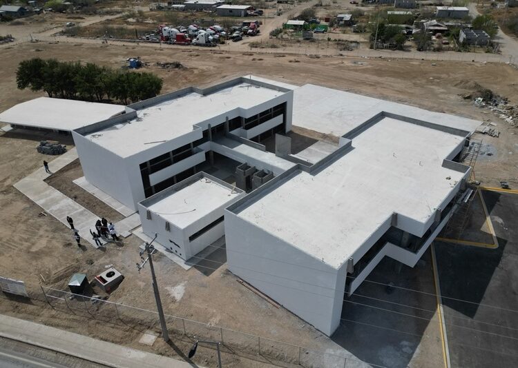 Supervisa Carmen Lilia construcción de nueva escuela en el progreso