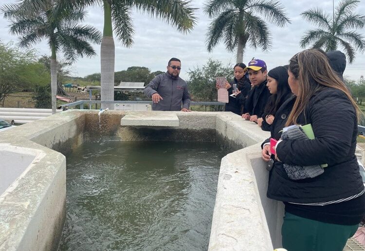 Visitan alumnos instalaciones de la planta DUPORT