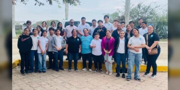 Visitan alumnos instalaciones de la planta DUPORT