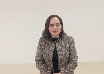 Necesario, regular exceso en uso de redes sociales de menores