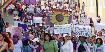 Marchan mujeres en México: exigen fin de la violencia machista