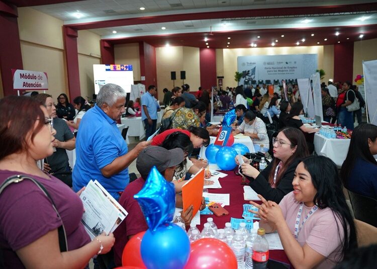 Acercan oportunidades de empleo a mujeres en NLD