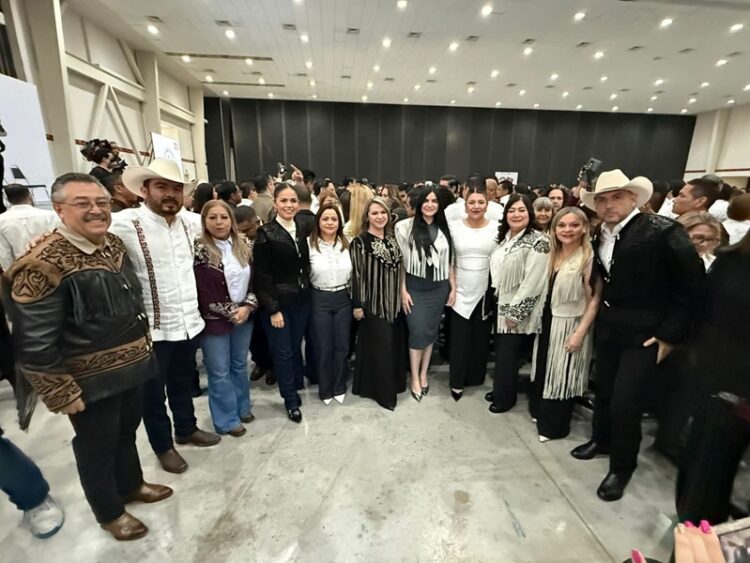 Américo respalda catálogo de obras para los municipios