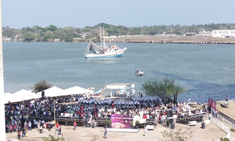 Américo y María de Villarreal reconocen la historia y el trabajo de las despicadoras de Tamaulipas