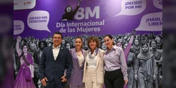 Asisten Lucy y Lalo a ciclo de conferencias en conmemoración del M8