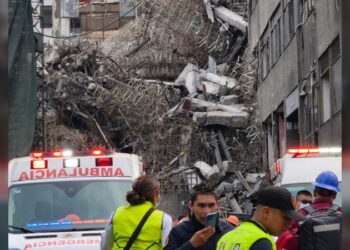 Un muerto por derrumbe en el edificio en CDMX