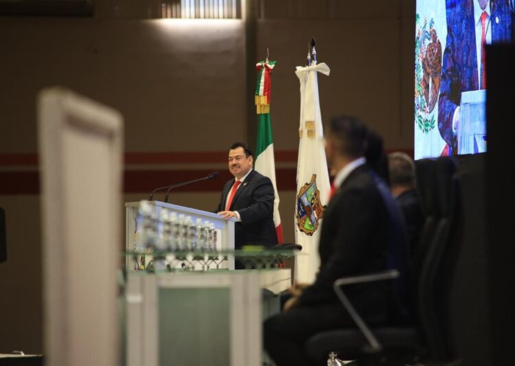 Con emotiva ceremonia despiden a la generación de la FDCSV de la UAT “Dr. Juan Plutarco Arcos Martínez”