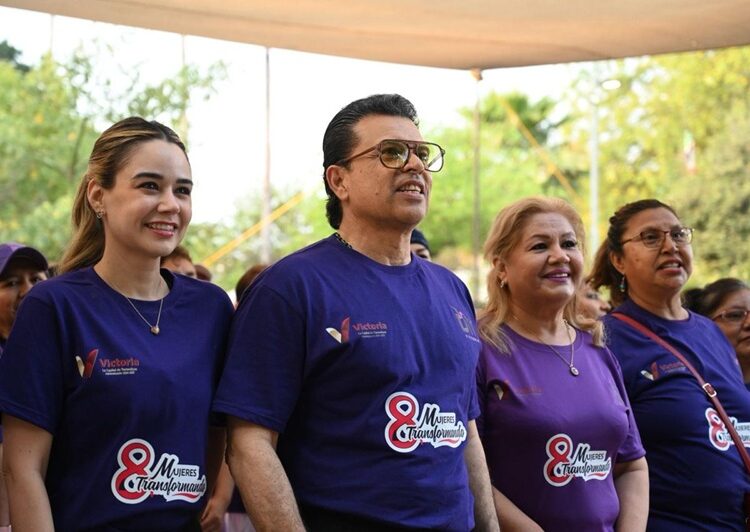 Con energía y entusiasmo participan Lalo y Lucy en ‘Zumbaton con Causa’