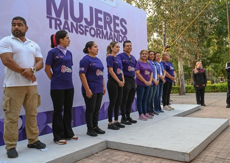 Con energía y entusiasmo participan Lalo y Lucy en ‘Zumbaton con Causa’