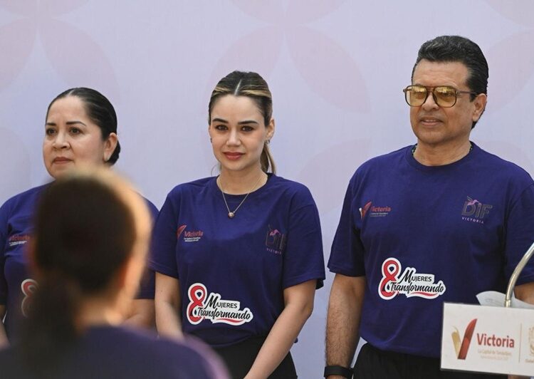 Con energía y entusiasmo participan Lalo y Lucy en ‘Zumbaton con Causa’