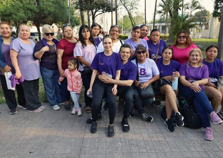 Con energía y entusiasmo participan Lalo y Lucy en ‘Zumbaton con Causa’