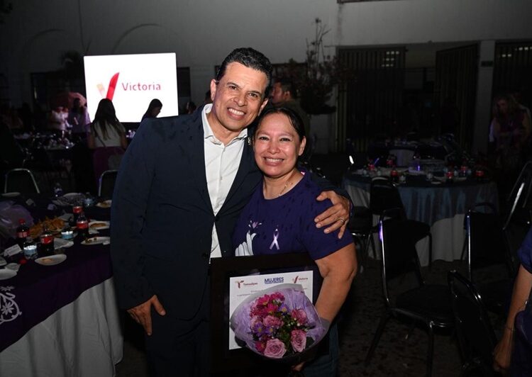 “Con su fuerza y capacidad, las mujeres transforman a Victoria”: Lalo Gattás