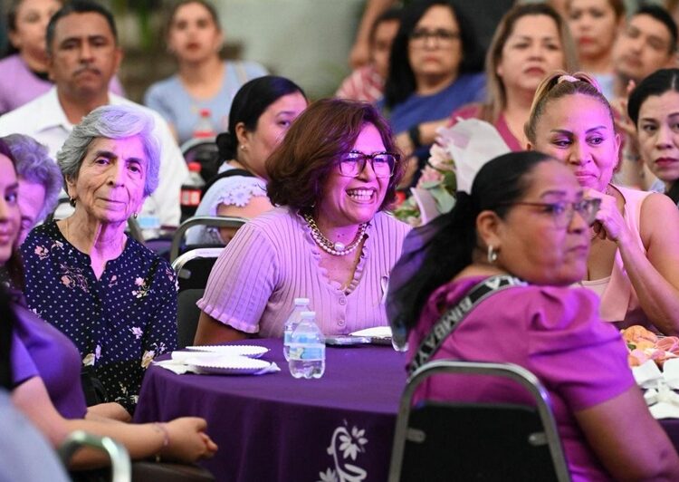 “Con su fuerza y capacidad, las mujeres transforman a Victoria”: Lalo Gattás