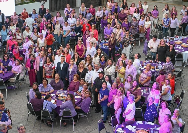 “Con su fuerza y capacidad, las mujeres transforman a Victoria”: Lalo Gattás