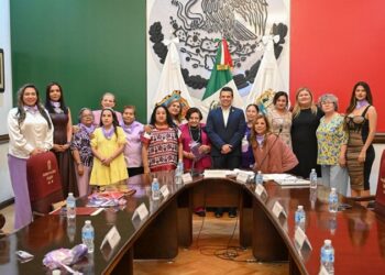 “Con su fuerza y capacidad, las mujeres transforman a Victoria”: Lalo Gattás