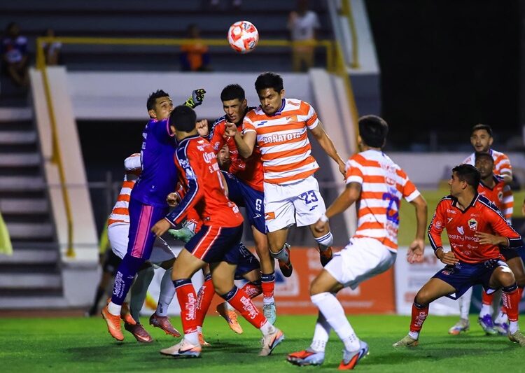 Correcaminos gana y hace vibrar al Marte