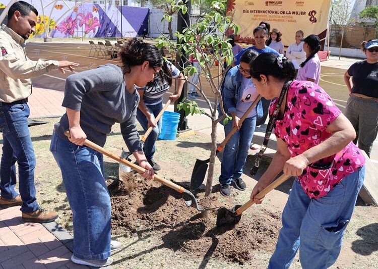 Culmina con éxito ‘Taller de Lombricomposta’ organizado por ‘INMUJER’ y ‘Gestión Ambiental’
