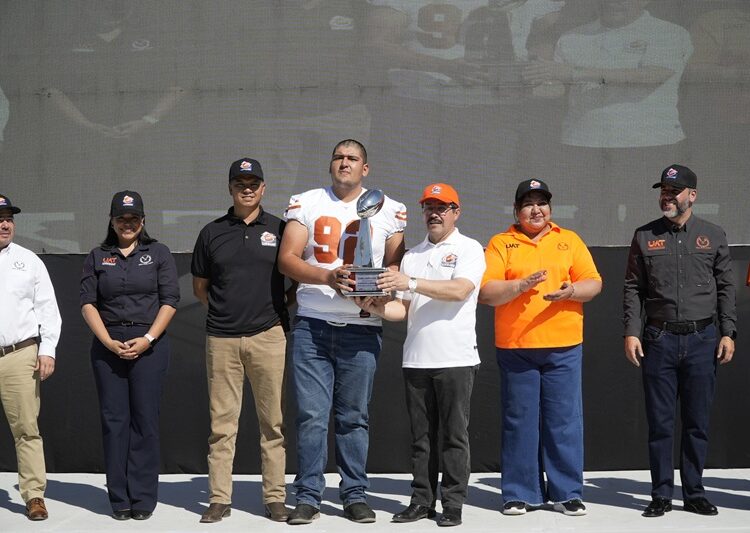 El rector Dámaso Anaya inaugura la temporada 2026 de la LUFAUAT