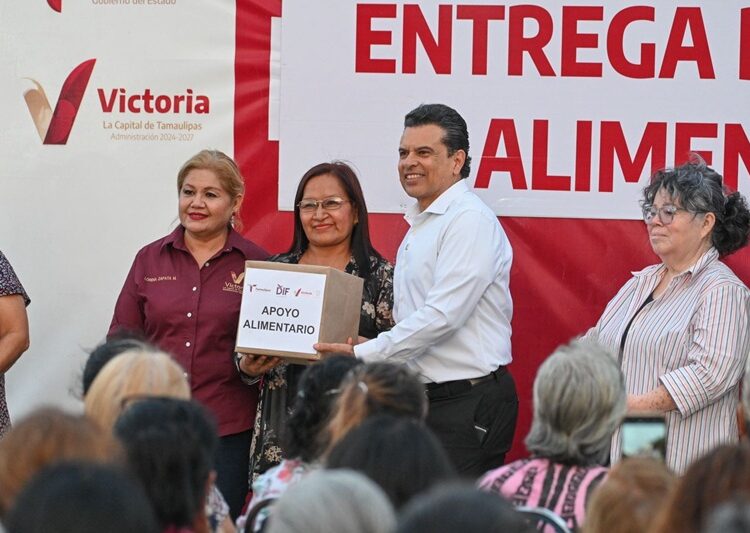 Encabeza Lalo Gattás entrega de apoyos alimentarios en Victoria