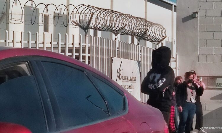 Encapuchados bloquean liquidación a obreros en maquiladora XB de Reynosa