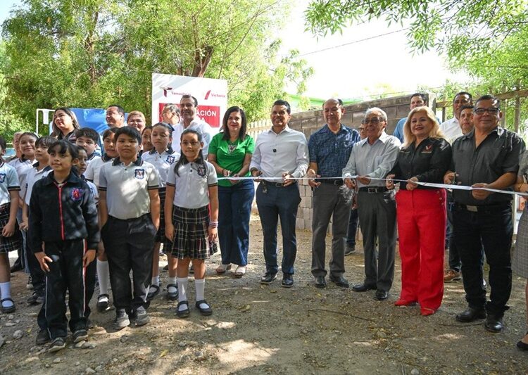 Entrega Lalo Gattás obra 157 de infraestructura hidráulica en escuelas