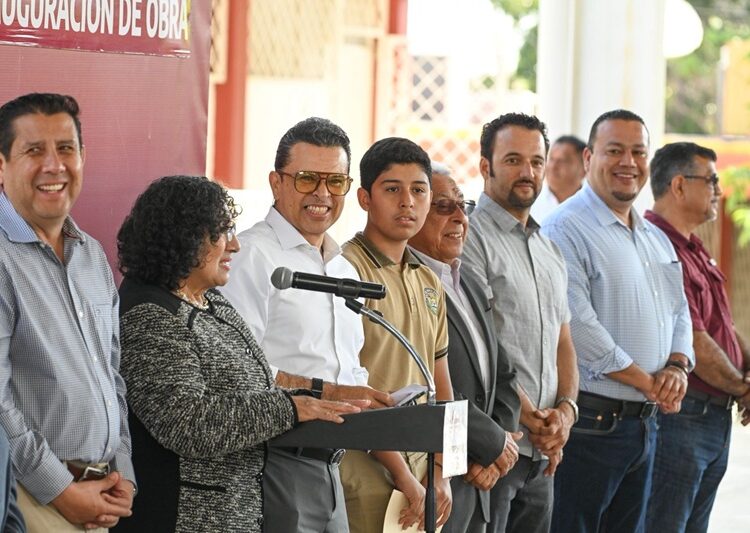 Entrega Lalo Gattás obra 157 de infraestructura hidráulica en escuelas