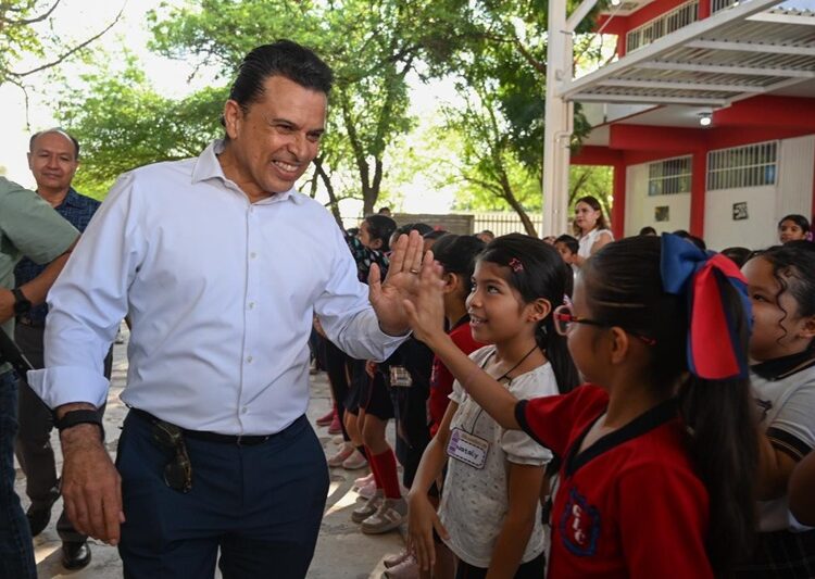 Entrega Lalo Gattás obra 157 de infraestructura hidráulica en escuelas