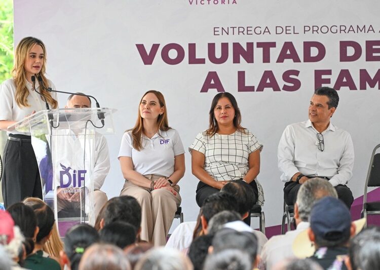 Entregan Lucy y Lalo 3 mil insumos alimentarios