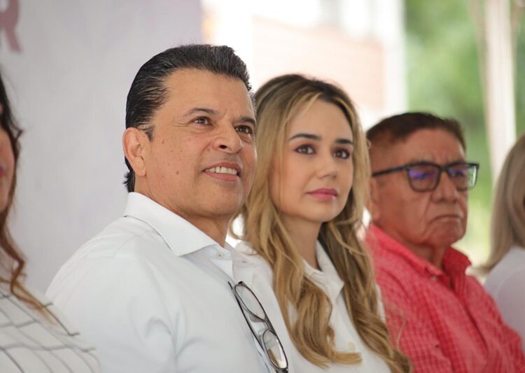 Entregan Lucy y Lalo 3 mil insumos alimentarios